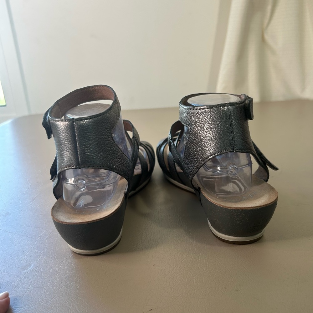 Dansko Veruca Graphite Nappa Sandal Metallic Leather Strappy Wedge SZ41 10.5/11 - Picture 8 of 13